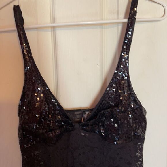NWT Victoria Secret the LaCie lace and sequin slip - Picture 2 of 5
